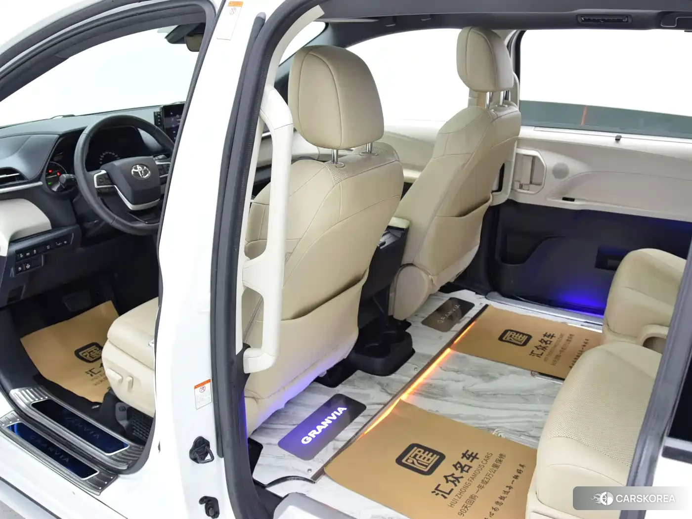 Toyota Granvia 2023 Белый из Китая, фото 4