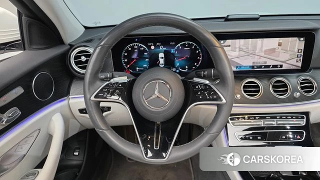 Mercedes-Benz E-Class W213 2023 Белый из Кореи, фото 4