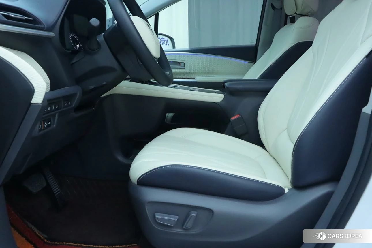 Toyota Sienna 2024 Белый из Китая, фото 4