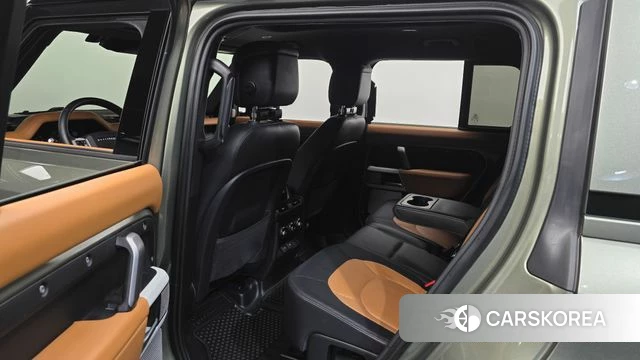 Land Rover Defender (L663) 2024 Темно-зеленый из Кореи, фото 4
