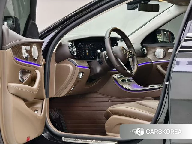 Mercedes-Benz E-Class 2023 Черный из Китая, фото 4