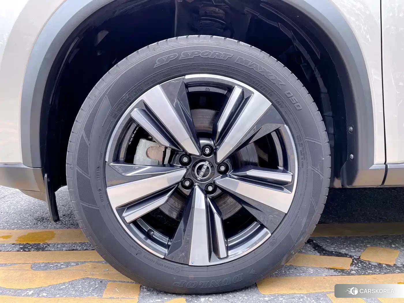 Nissan X-Trail 2023 Silver/gray из Китая, фото 4