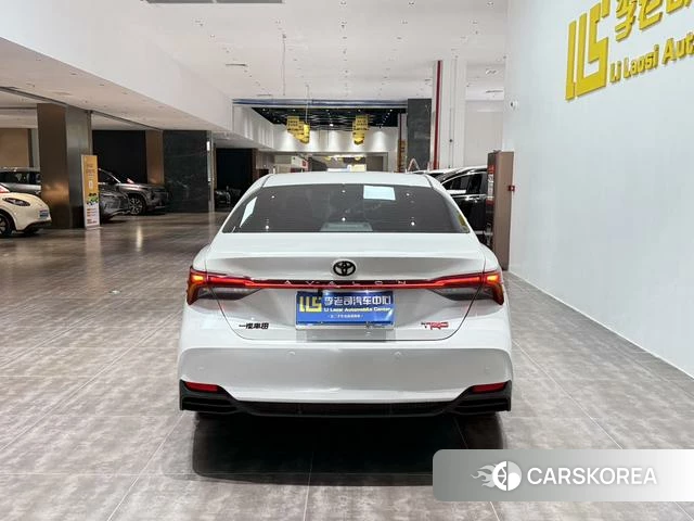 Toyota Avalon 2025 Белый из Китая, фото 4