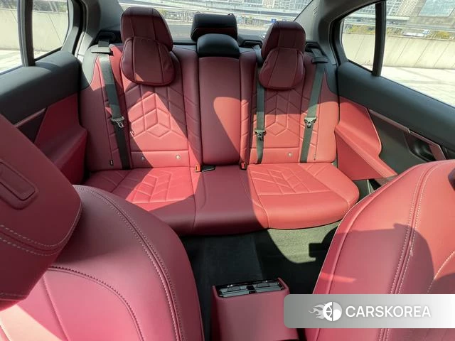 BMW 5 series 2025 Черный из Китая, фото 4