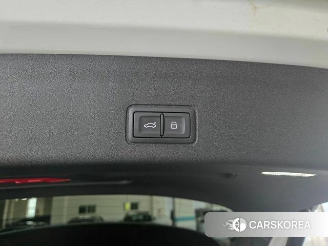 Audi Q3 (FJ) 2026 Белый из Кореи, фото 4