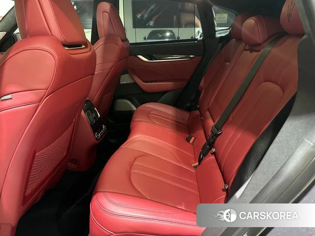 Maserati Levante 2023 Серый из Кореи, фото 4