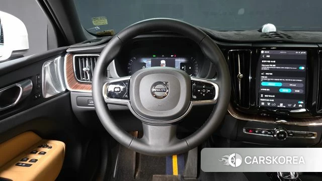 Volvo XC60 second Generation 2024 Белый из Кореи, фото 4