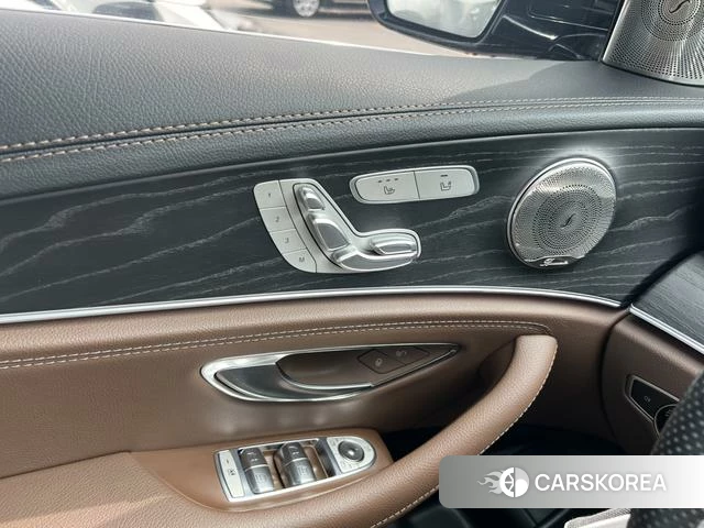 Mercedes-Benz E-Class 2022 Черный из Китая, фото 4