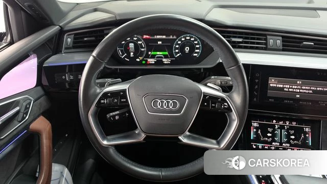 Audi e-Tron 2020 Белый из Кореи, фото 4
