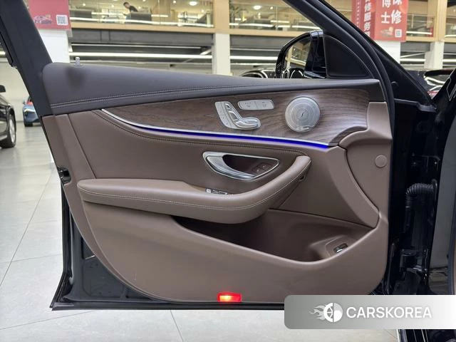 Mercedes-Benz E-Class 2020 Черный из Китая, фото 4