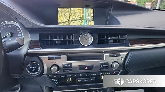 Lexus New ES300h 2018 Песочный из Кореи, фото 4