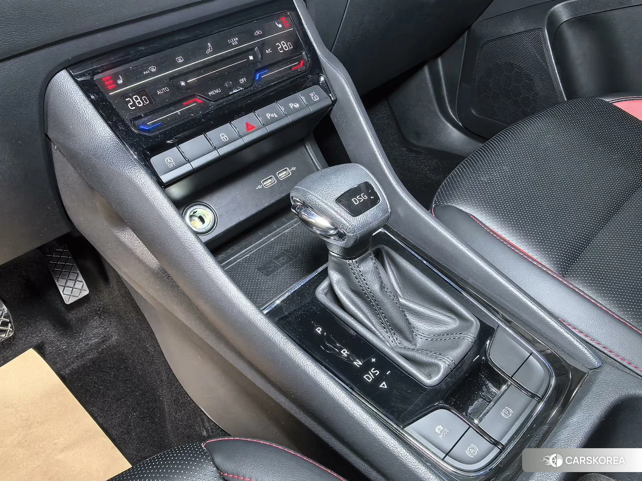 Skoda Karoq 2022 Белый из Китая, фото 4