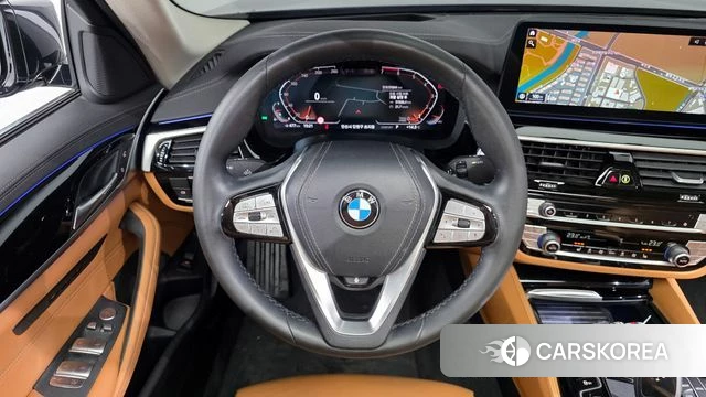 BMW 5 Series (G30) 2021 Черный из Кореи, фото 4