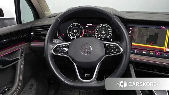Volkswagen Touareg 3rd generation 2020 Белый из Кореи, фото 4