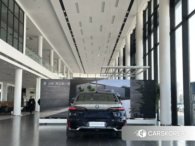 BMW 7 series 2025 Синий из Китая, фото 4