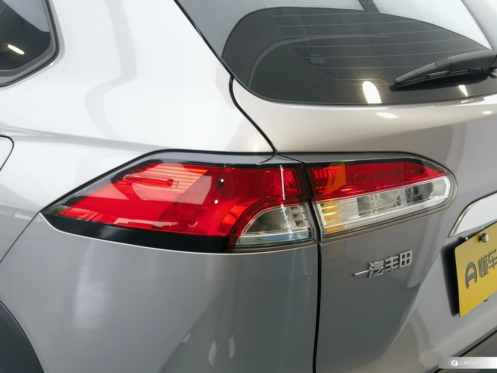 Toyota Corolla 2024 Серебристо-серый из Китая, фото 4
