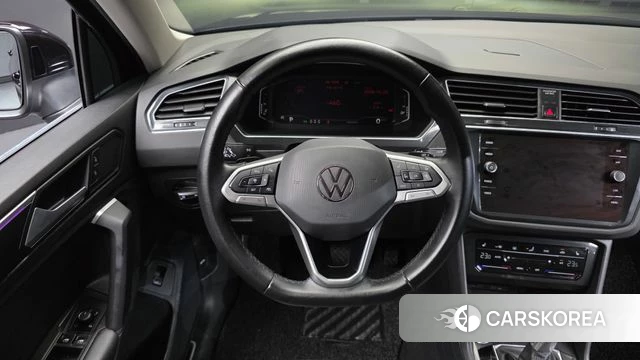Volkswagen Tiguan second Generation 2021 Черный из Кореи, фото 5