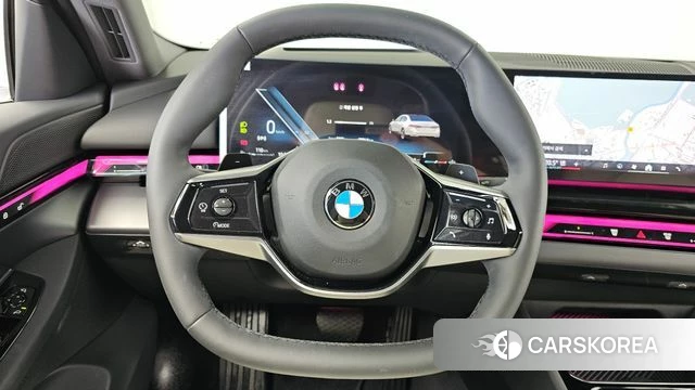 BMW 5 Series (G60) 2026 Белый из Кореи, фото 4