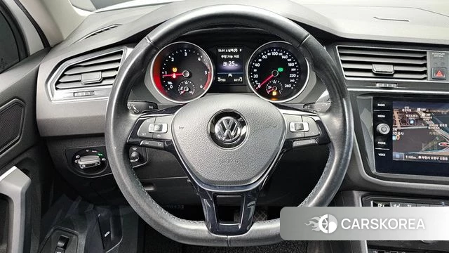 Volkswagen Tiguan second Generation 2020 Белый из Кореи, фото 4