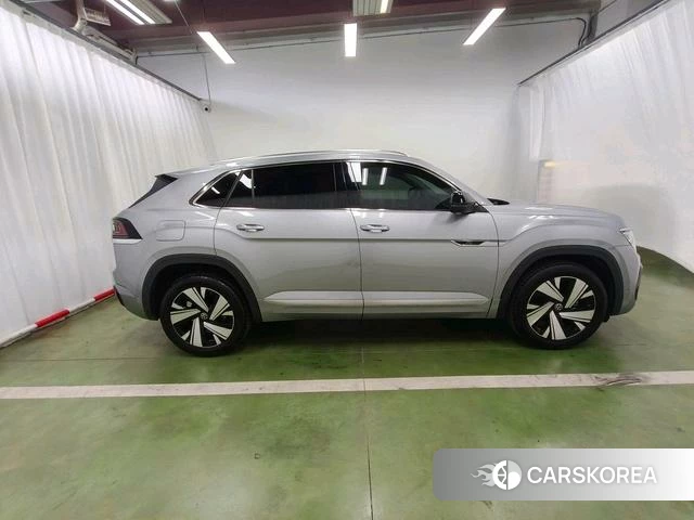 Volkswagen Teramont 2022 Серебристо-серый из Китая, фото 4