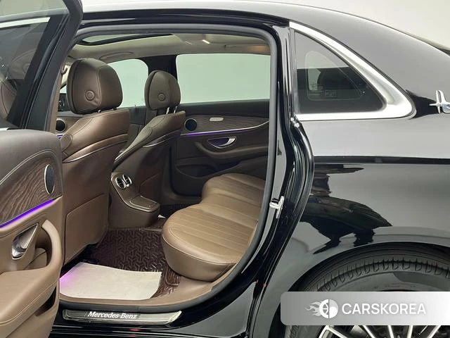 Mercedes-Benz E-Class 2021 Черный из Китая, фото 4
