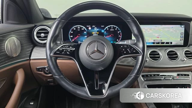 Mercedes-Benz E-Class W213 2022 Белый из Кореи, фото 4