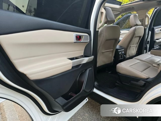 Ford Explorer 6th Generation 2021 Белый из Кореи, фото 4