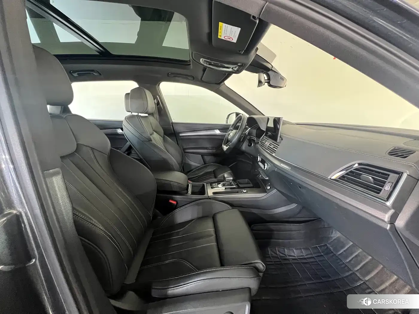 Audi Q5L 2023 Silver/gray из Китая, фото 4