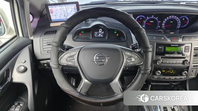 Ssangyong Korando Turismo 2018 Белый из Кореи, фото 4