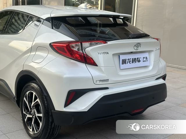 Toyota C-HR 2021 Белый из Китая, фото 4