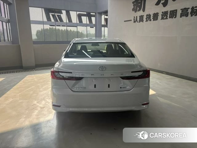 Toyota Camry 2026 Белый из Китая, фото 4