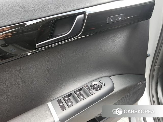 Hyundai Grandeur (GN7) 2025 Серебристо-серый из Кореи, фото 4