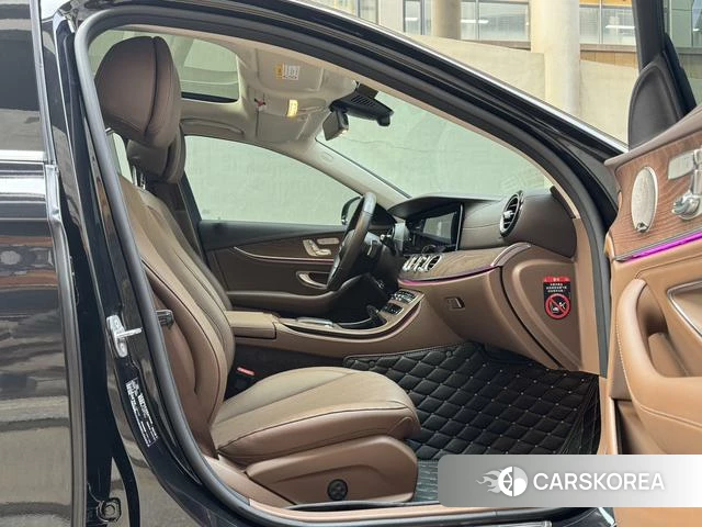 Mercedes-Benz E-Class 2023 Черный из Китая, фото 4