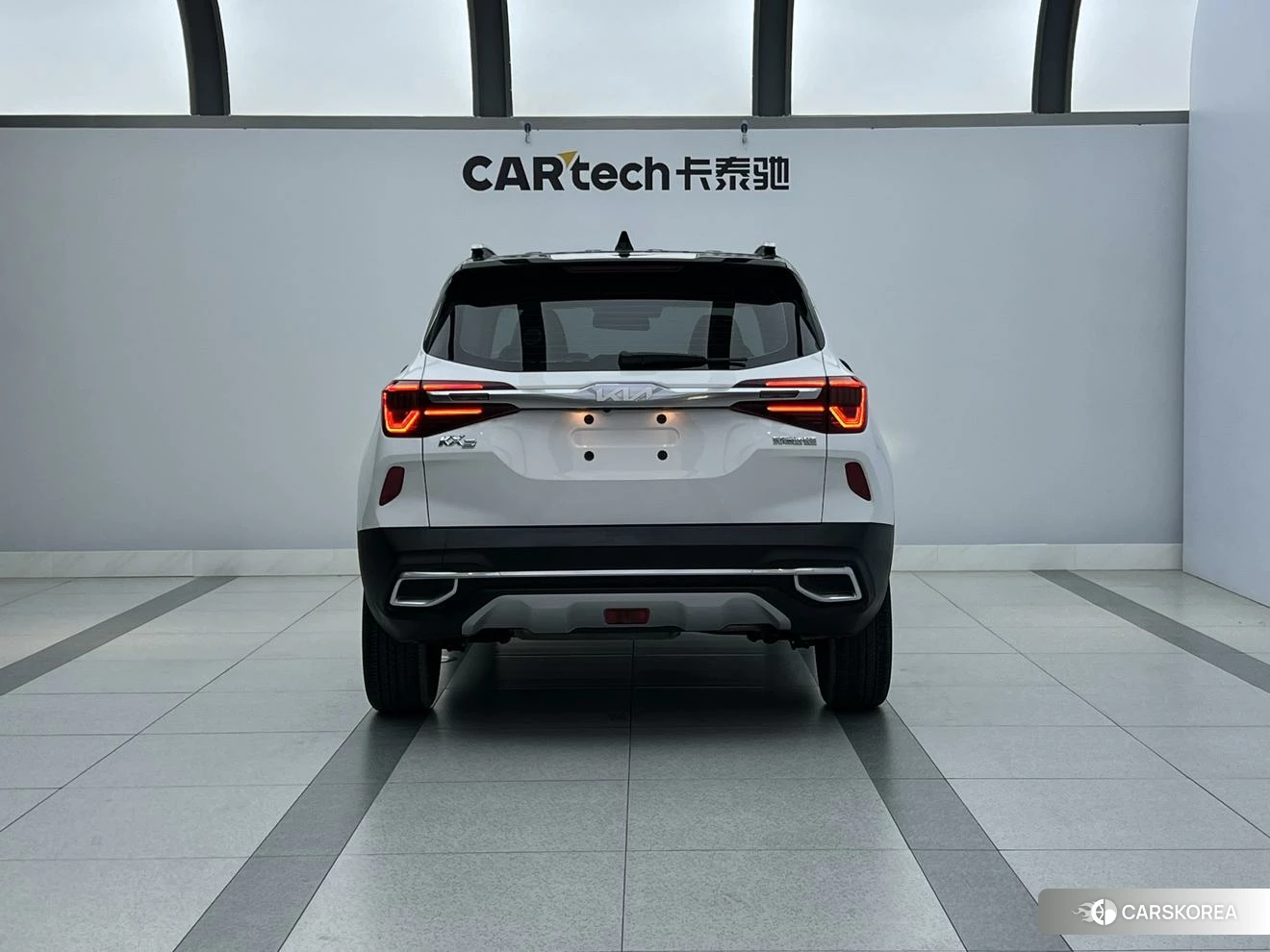 Kia KX3 2021 Белый из Китая, фото 4