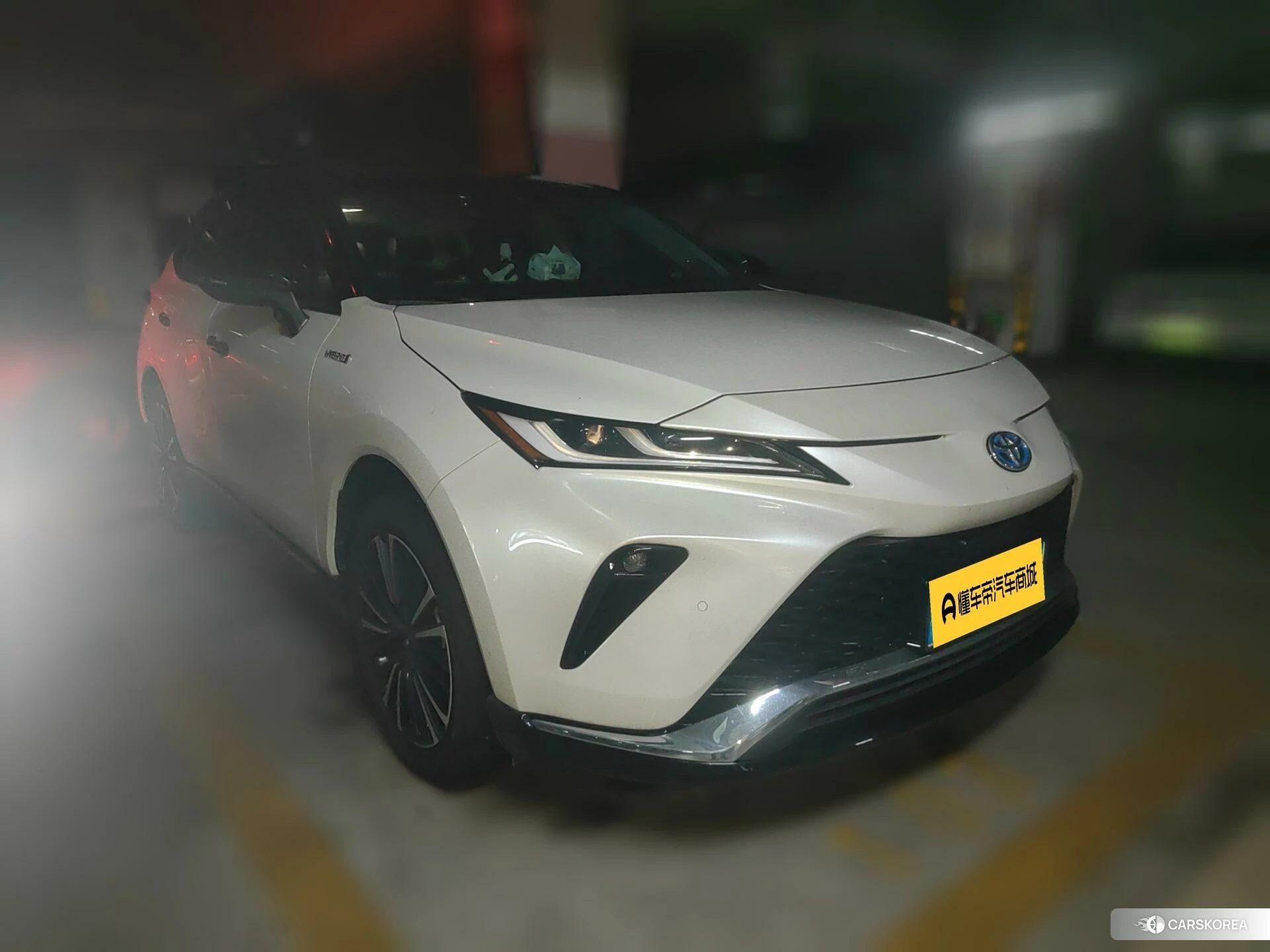 Toyota Venza 2023 Белый из Китая, фото 4