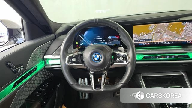 BMW 7 Series (G70) 2023 Черный из Кореи, фото 4