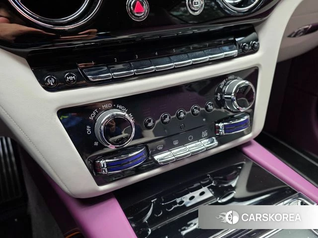 Rolls-Royce Spectre 2024 Цвет галактики из Кореи, фото 4