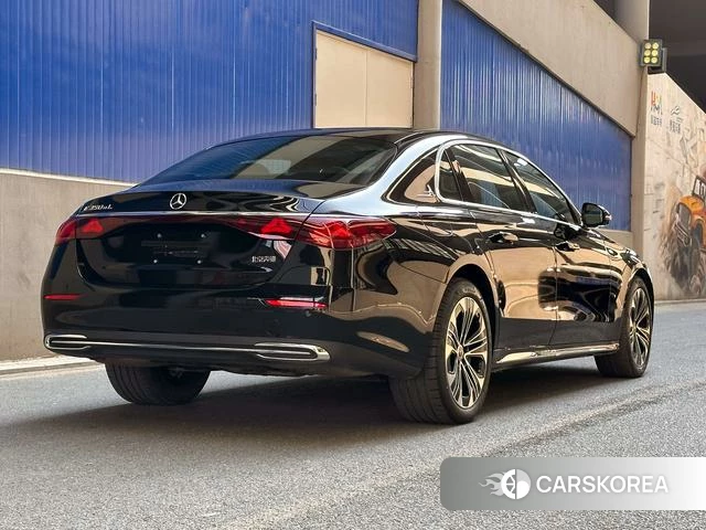 Mercedes-Benz E-Class 2024 Черный из Китая, фото 4