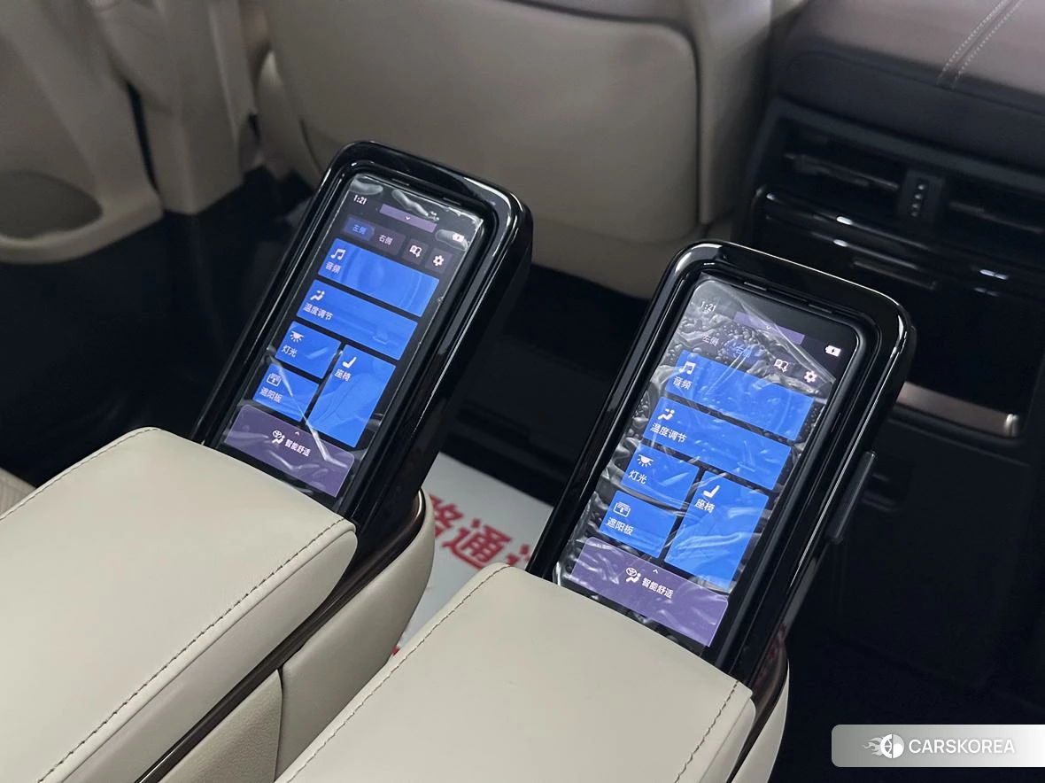 Toyota Vellfire 2023 Черный из Китая, фото 4