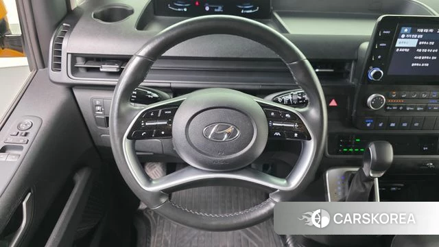 Hyundai Staria 2023 Желтый из Кореи, фото 4