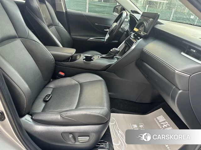 Toyota Venza 2023 Серебристо-серый из Китая, фото 4