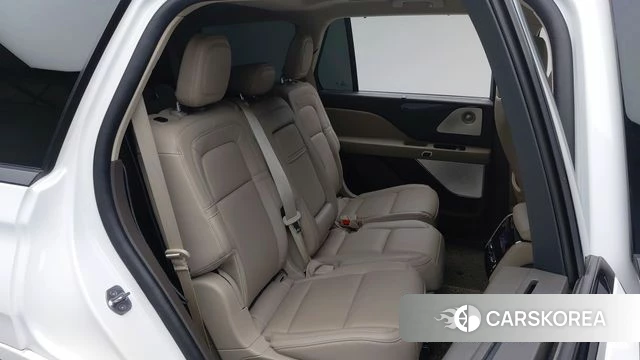 Lincoln Aviator 2nd generation 2023 Белый из Кореи, фото 4