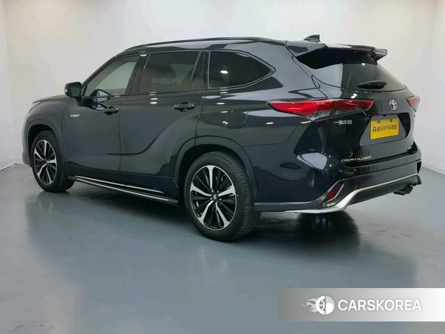 Toyota Crown 2022 Черный из Китая, фото 4