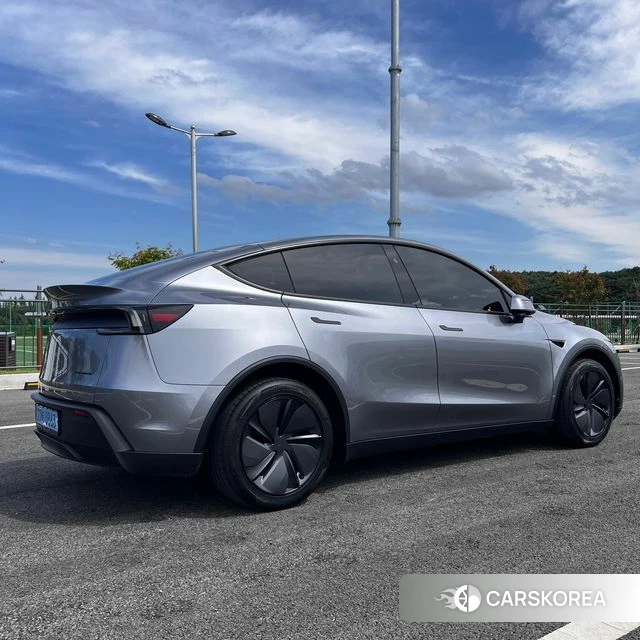 Tesla Model Y 2026 Серебряный из Кореи, фото 4