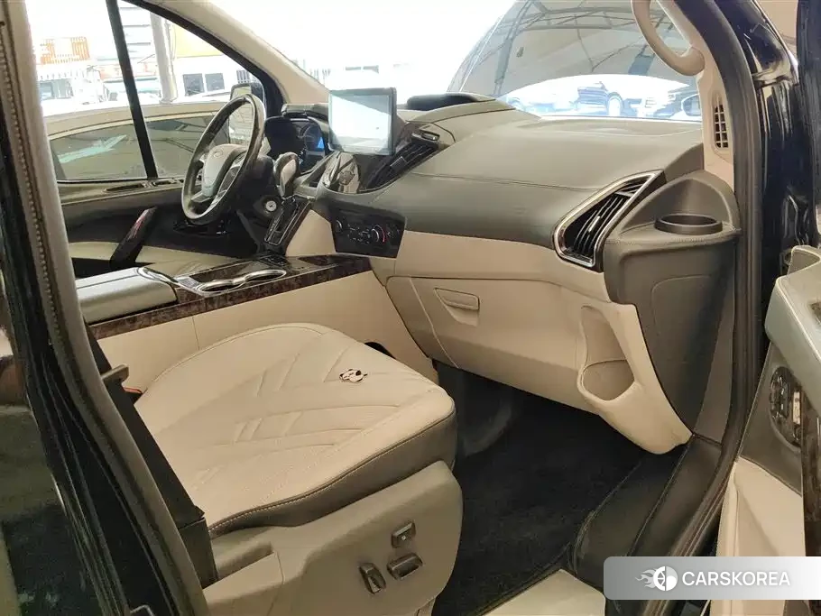 Ford Tourneo 2023 Черный из Китая, фото 4