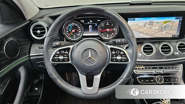Mercedes-Benz E-Class W213 2020 Белый из Кореи, фото 4