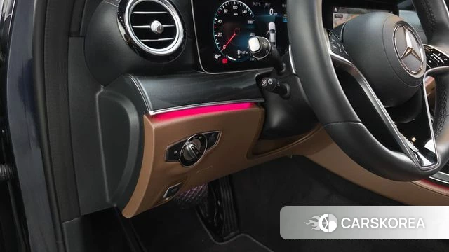 Mercedes-Benz E-Class W213 2023 Синий из Кореи, фото 4