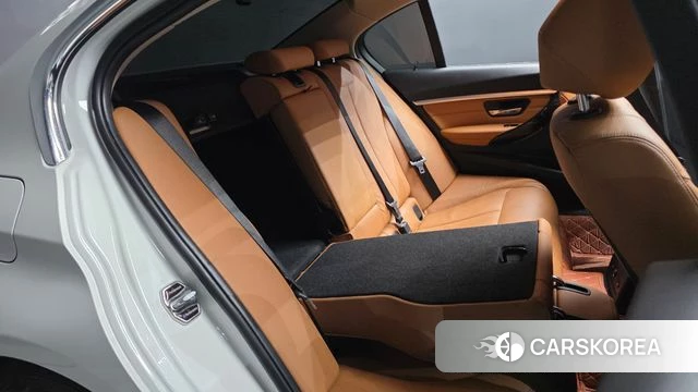 BMW 3 Series (F30) 2018 Белый из Кореи, фото 4