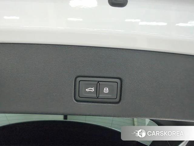 Audi Q4 e-Tron (F4) 2026 Белый из Кореи, фото 4