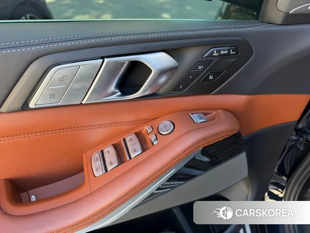 BMW X7 (G07) 2022 Черный из Кореи, фото 4
